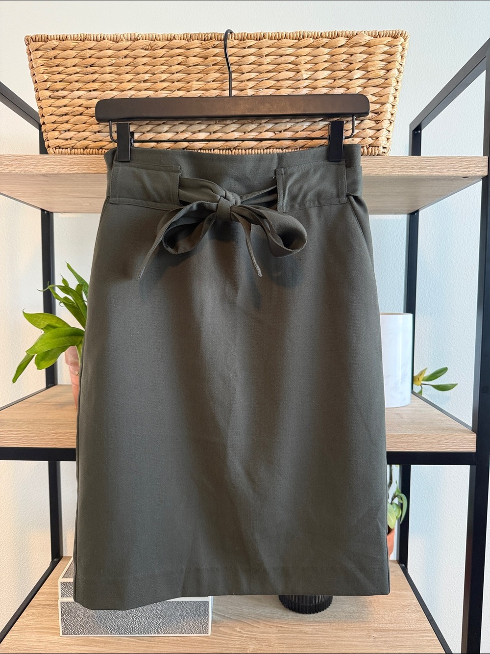 Banana Republic Belted Pocket Green Woven Twill Pencil Skirt, 0
